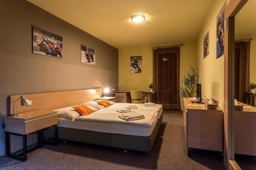 Hotel Photo 9