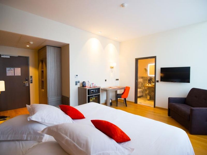 Hotel Photo 6