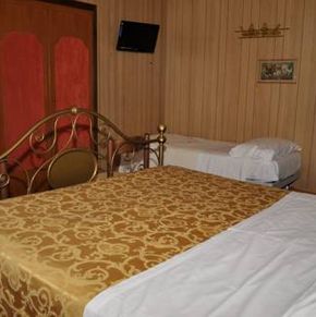 NearBy Hotel