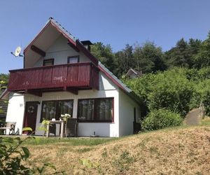 Country Holiday Home in Reimboldshausen with Balcony Kemmerode Germany