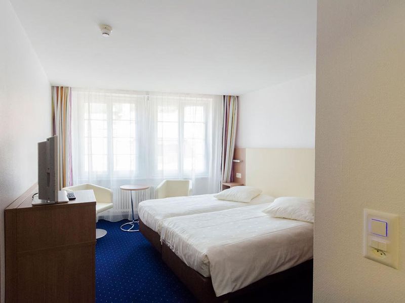 Hotel Photo 6