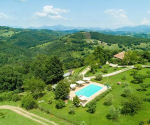 Rustic Farmhouse With Terrace in Fratticiola Selvatica Gubbio Italy