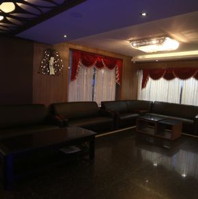 NearBy Hotel