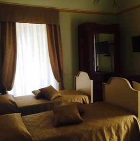 NearBy Hotel