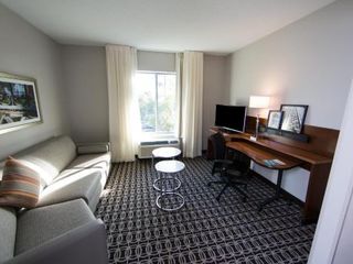 Фото отеля Fairfield Inn & Suites by Marriott Savannah Midtown