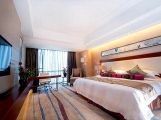 Фото отеля Crowne Plaza Wuxi Taihu, an IHG Hotel