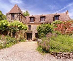 Quaint Mansion in Aquitaine estate with private garden Meyrals France