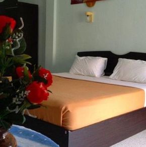 NearBy Hotel