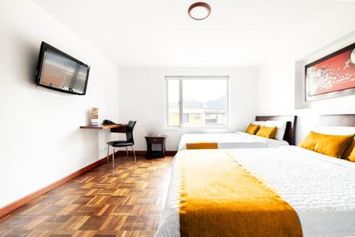 Hotel Galería Real
