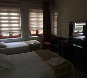 NearBy Hotel