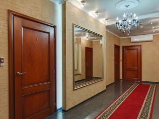 Men'k Kings Hotel