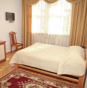 NearBy Hotel