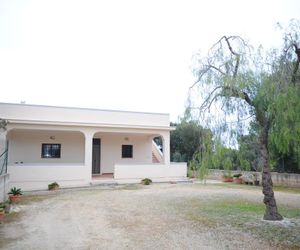 Villa tra gli ulivi con ampio patio e posto auto Carovigno Italy