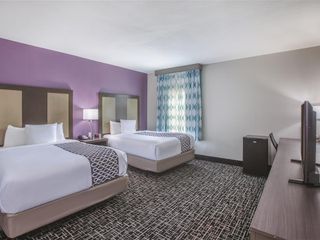 Hotel pic La Quinta Inn & Suites by Wyndham Lake Charles - Westlake