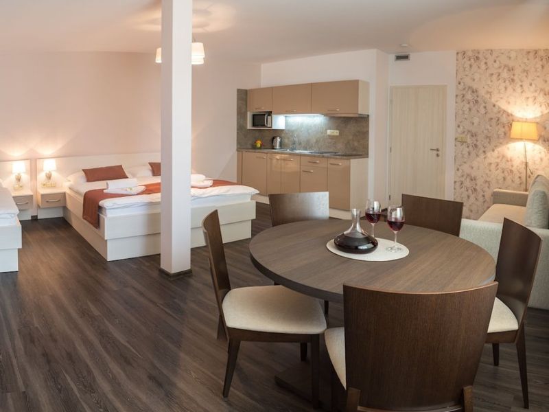 Hotel Photo 12