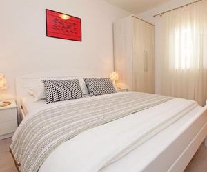 Apartments Toni Bol Croatia