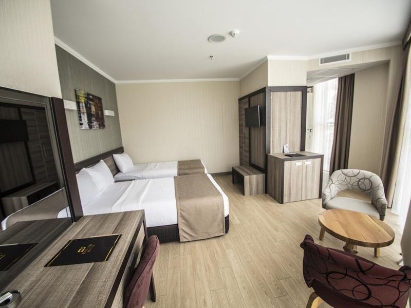Hotel Photo 1
