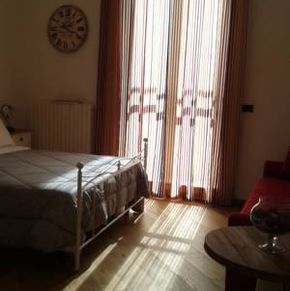 NearBy Hotel