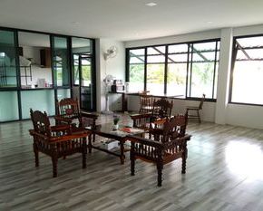 NearBy Hotel