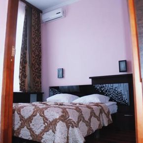 NearBy Hotel