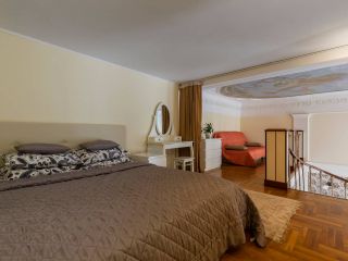 Apartment On Italyanskaya