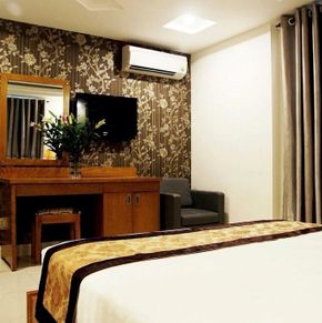 NearBy Hotel