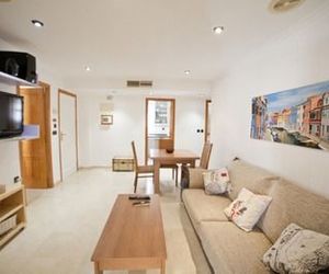 Apartamentos Kasa25 Balmis Alicante Spain