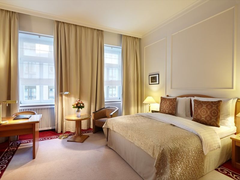 Hotel Photo 1
