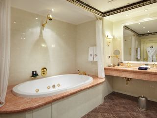 Taleon Imperial Hotel