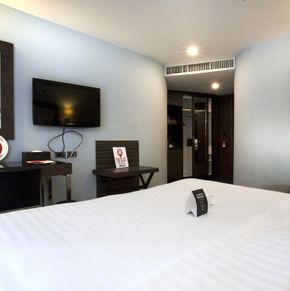 NearBy Hotel
