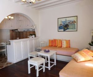 Le Coq Mykonos Town Greece