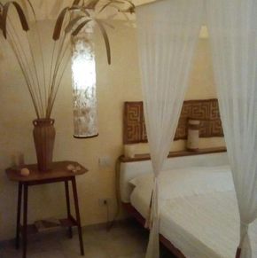 NearBy Hotel