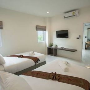 NearBy Hotel