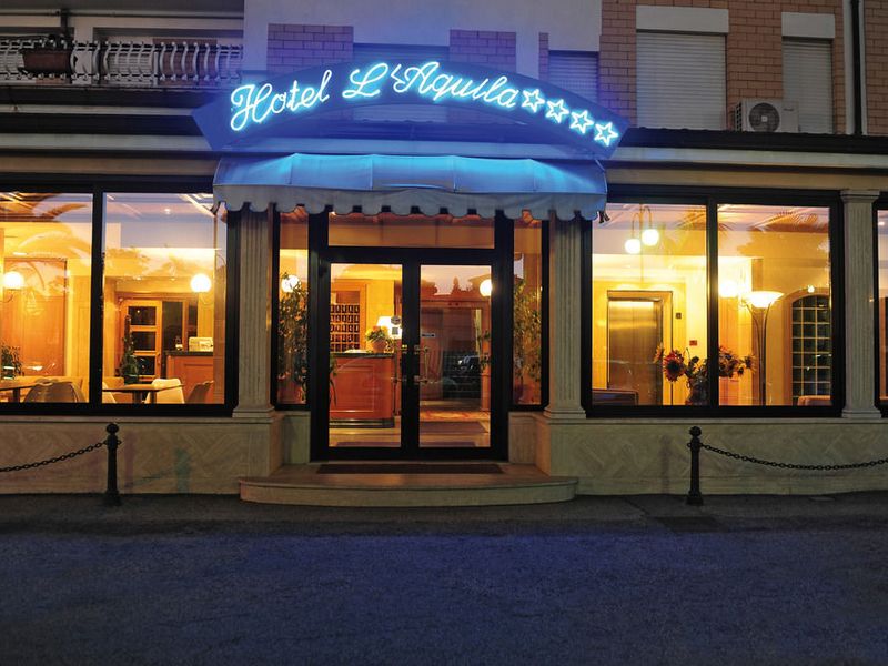 Hotel Photo 12