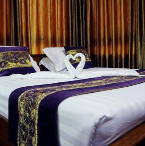 NearBy Hotel