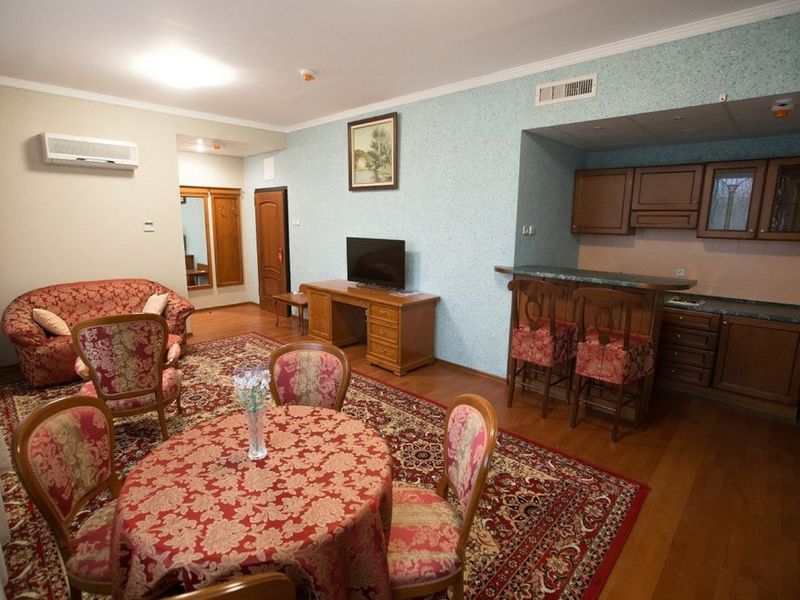 Hotel Photo 9