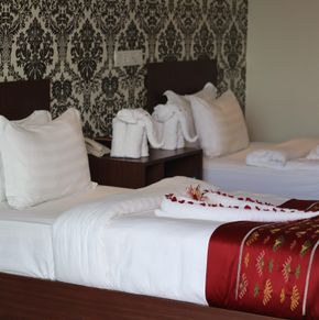 NearBy Hotel