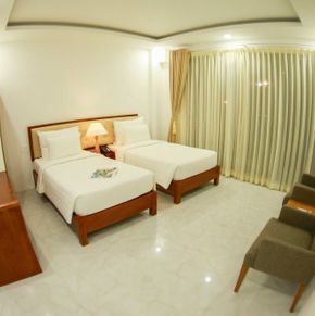 NearBy Hotel