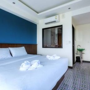 NearBy Hotel