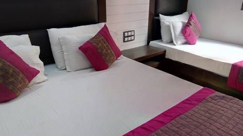 Hotel Tashkent Palace – New Delhi Railway Station – Paharganj