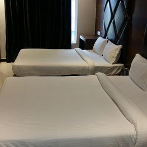NearBy Hotel