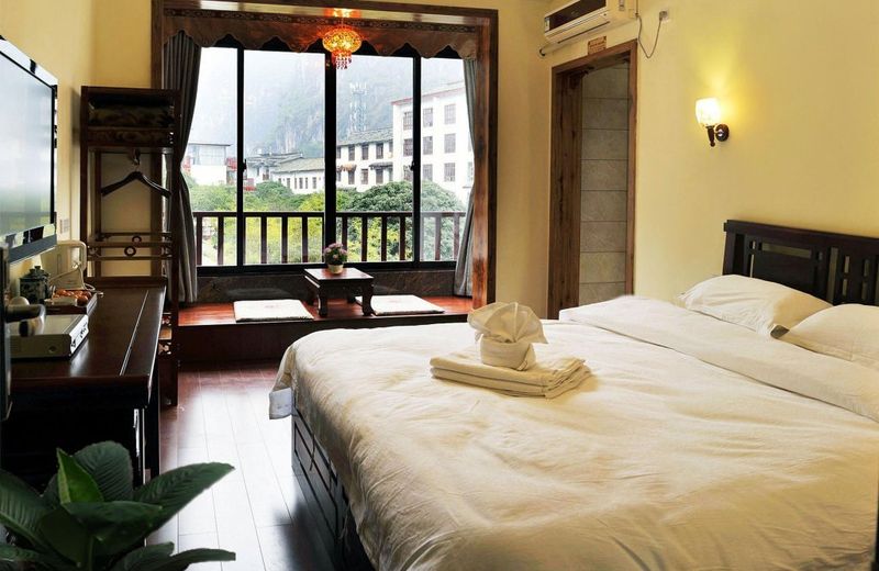 Yangshuo River View Hotel