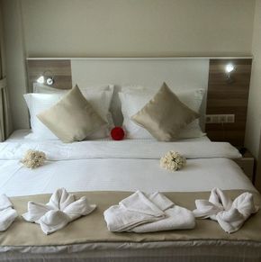 NearBy Hotel