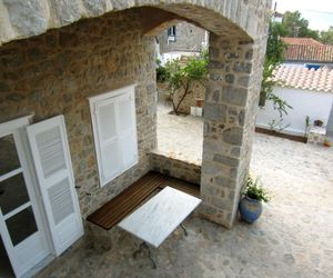 Kikis Houses Vlichos Hydra Greece