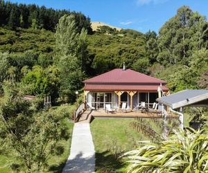 Koromiko Cottage at Lochsloy Farmstay Little River Akaroa New Zealand