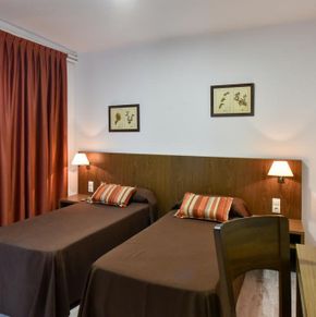NearBy Hotel