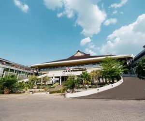 Capital O 1571 Utc Hotel Semarang Semarang Indonesia