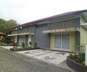 Villa Bukit Danau Cianjur Indonesia