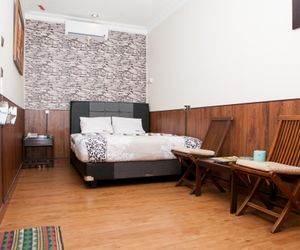 RedDoorz Plus near Riau Street Bandung Indonesia