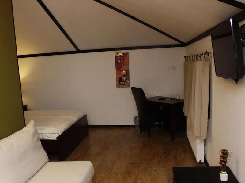 Hotel Photo 9